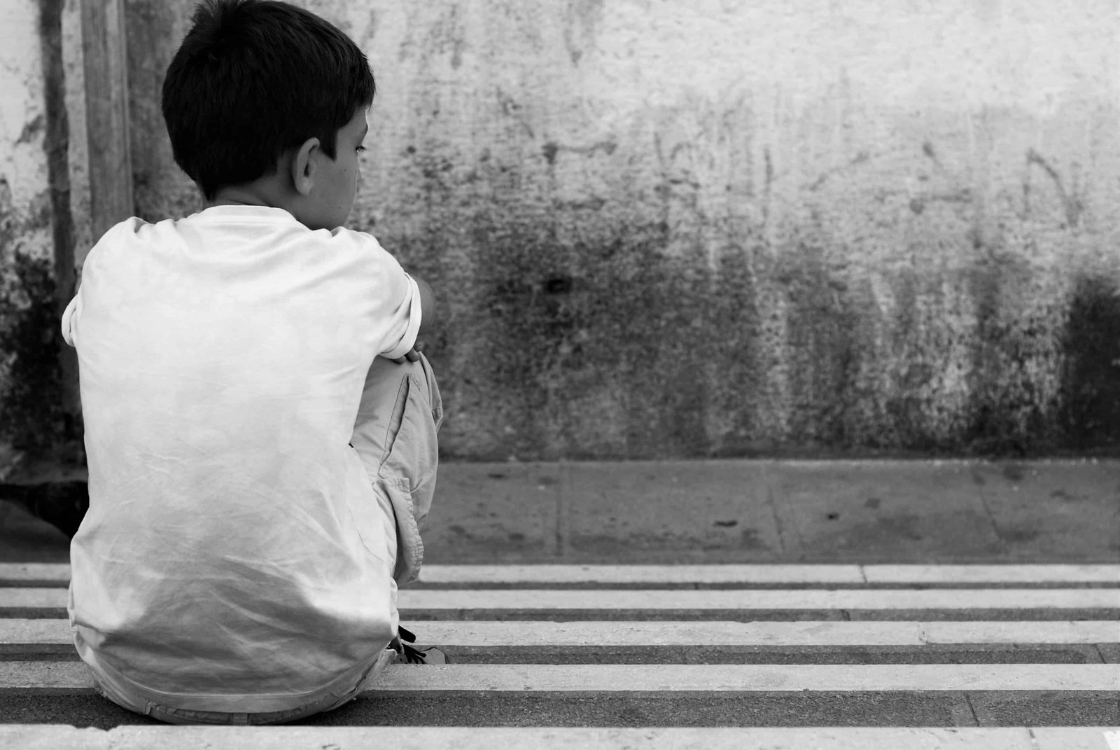 Prevención del suicidio en niños y adolescentes: el papel de los padres, las instituciones educativas y los profesionales de la salud mental 2 Prevencion-suicidio-ninos-adolescentes